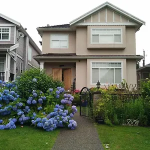 Helen's House / Close To Skytrain And Airport Frühstückspension Vancouver