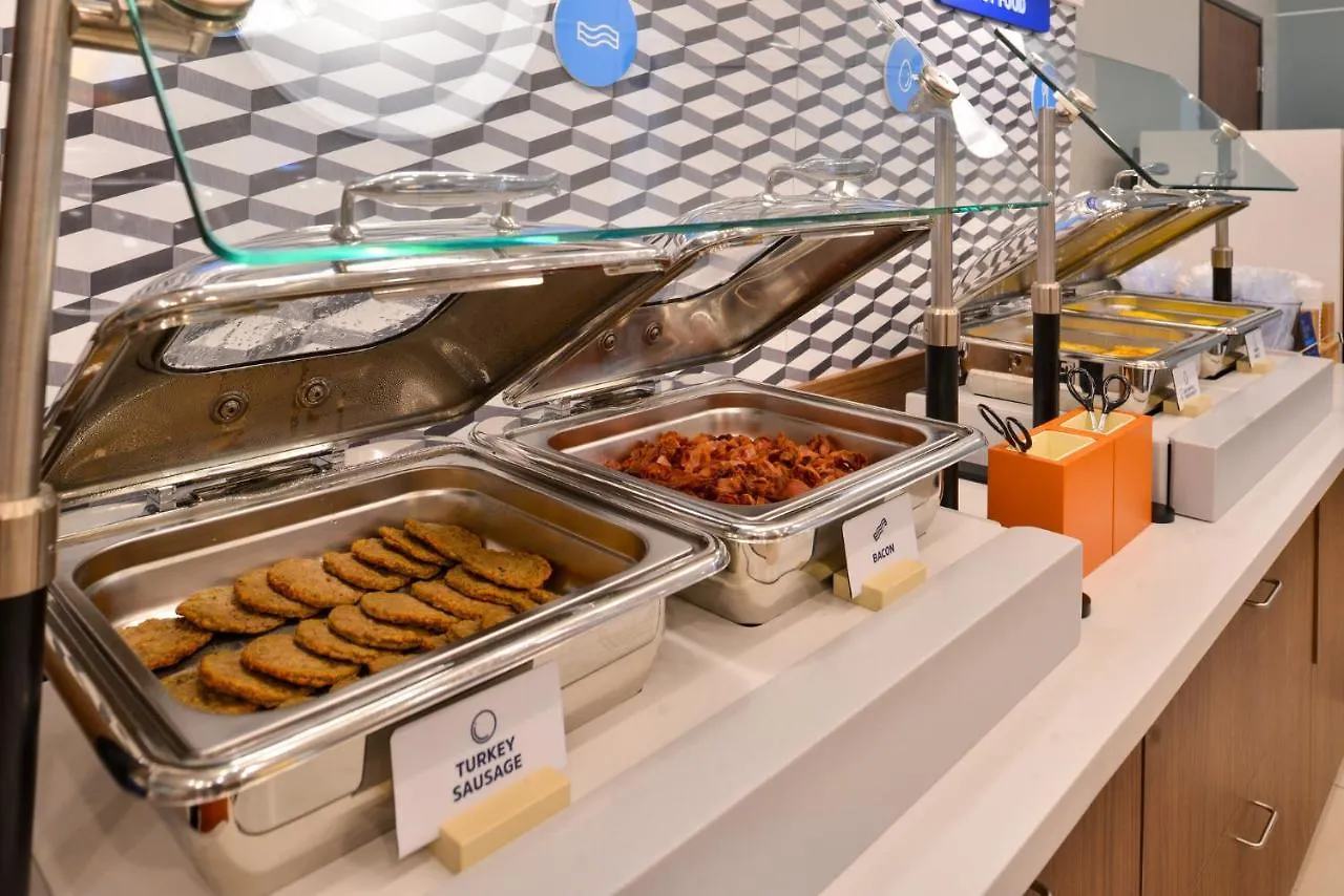 Holiday Inn Express & Suites - Toronto Airport South By Ihg