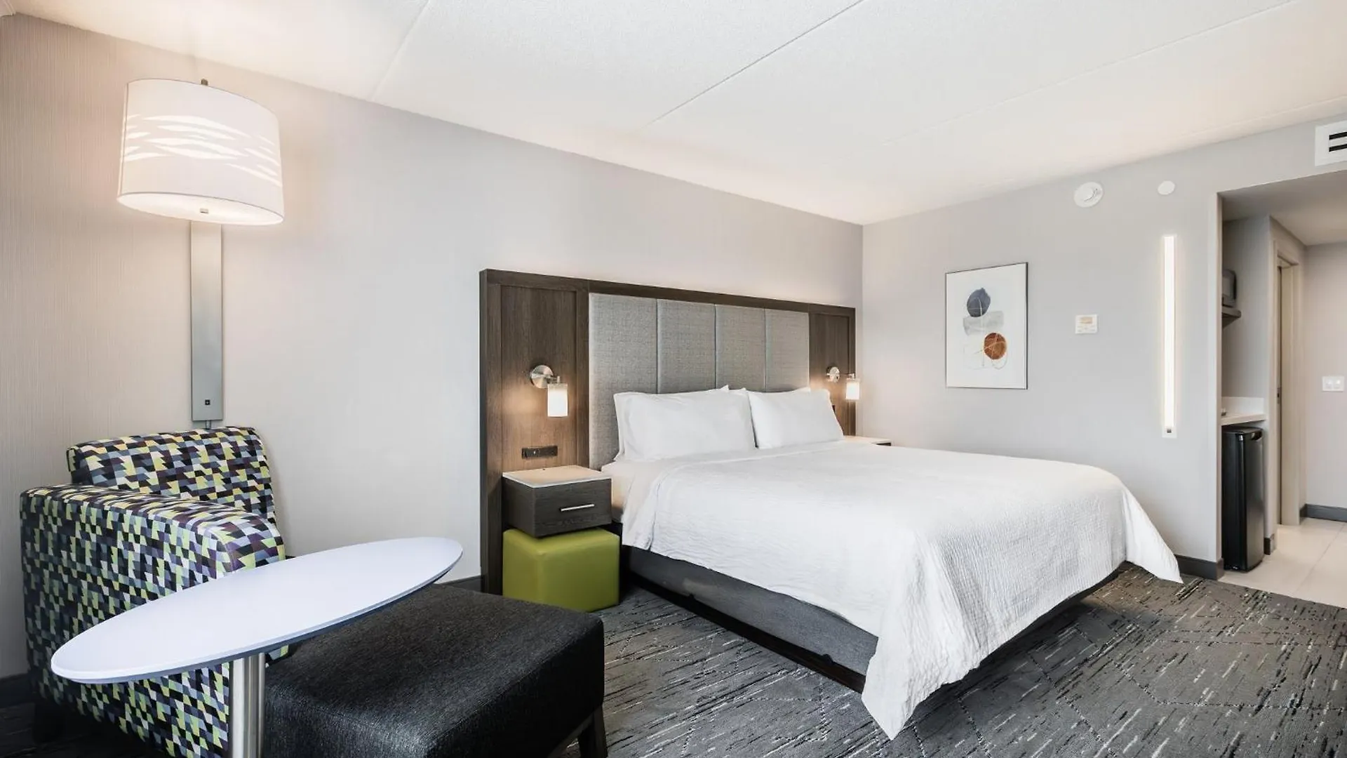 Holiday Inn Express & Suites - Toronto Airport South By Ihg 3*,