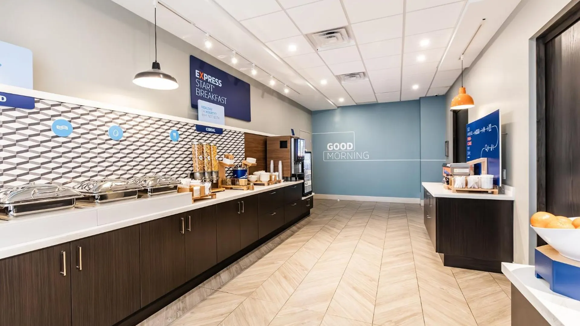 Holiday Inn Express & Suites - Toronto Airport South By Ihg Hotel