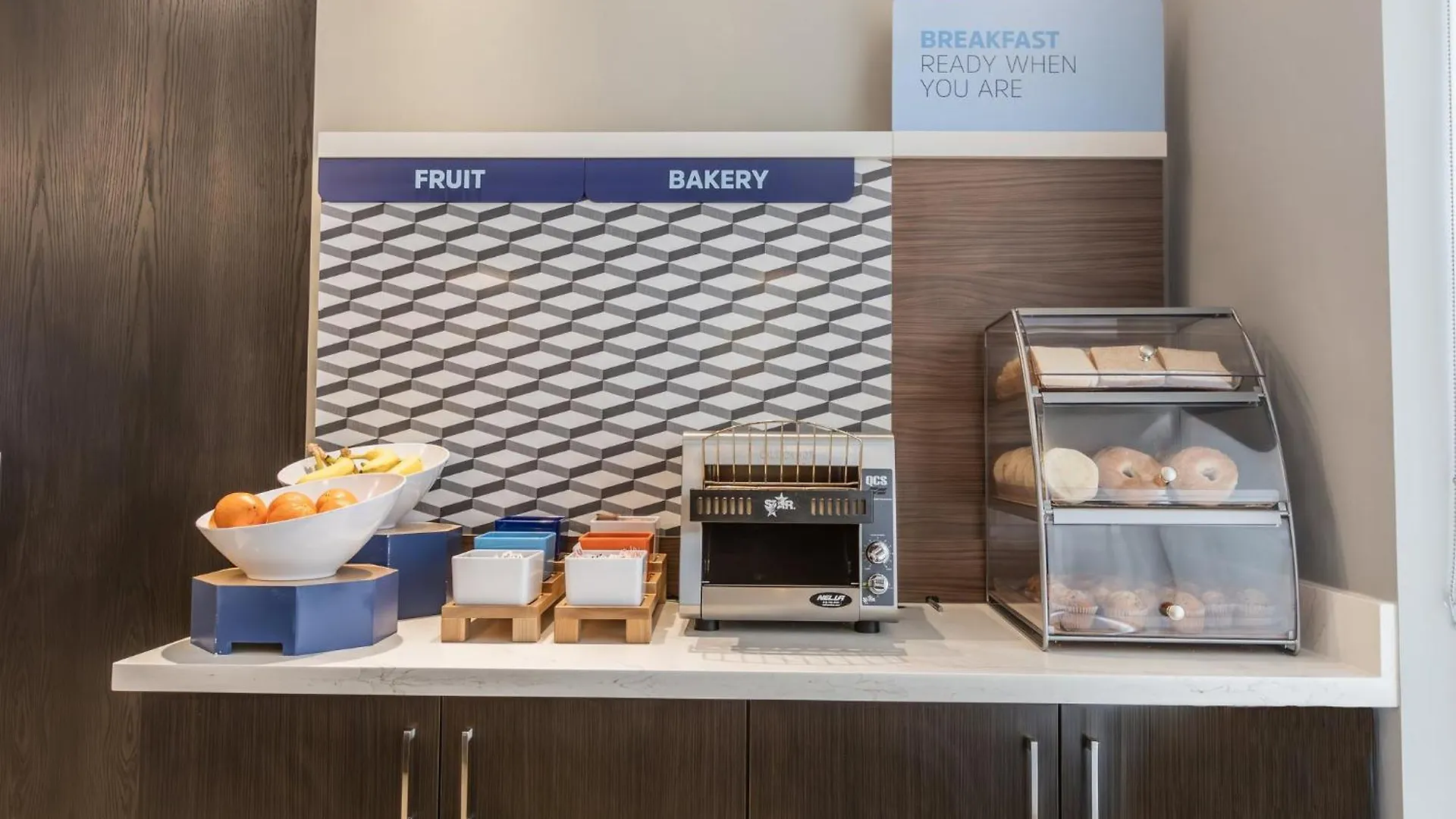 Holiday Inn Express & Suites - Toronto Airport South By Ihg 3*,  Kanada