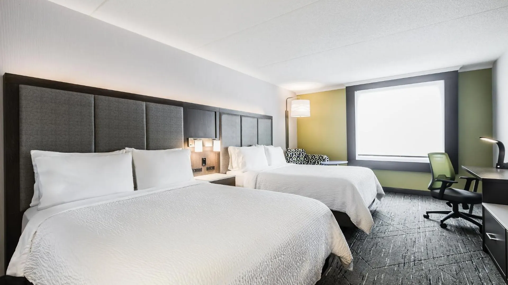 Holiday Inn Express & Suites - Toronto Airport South By Ihg 3*,