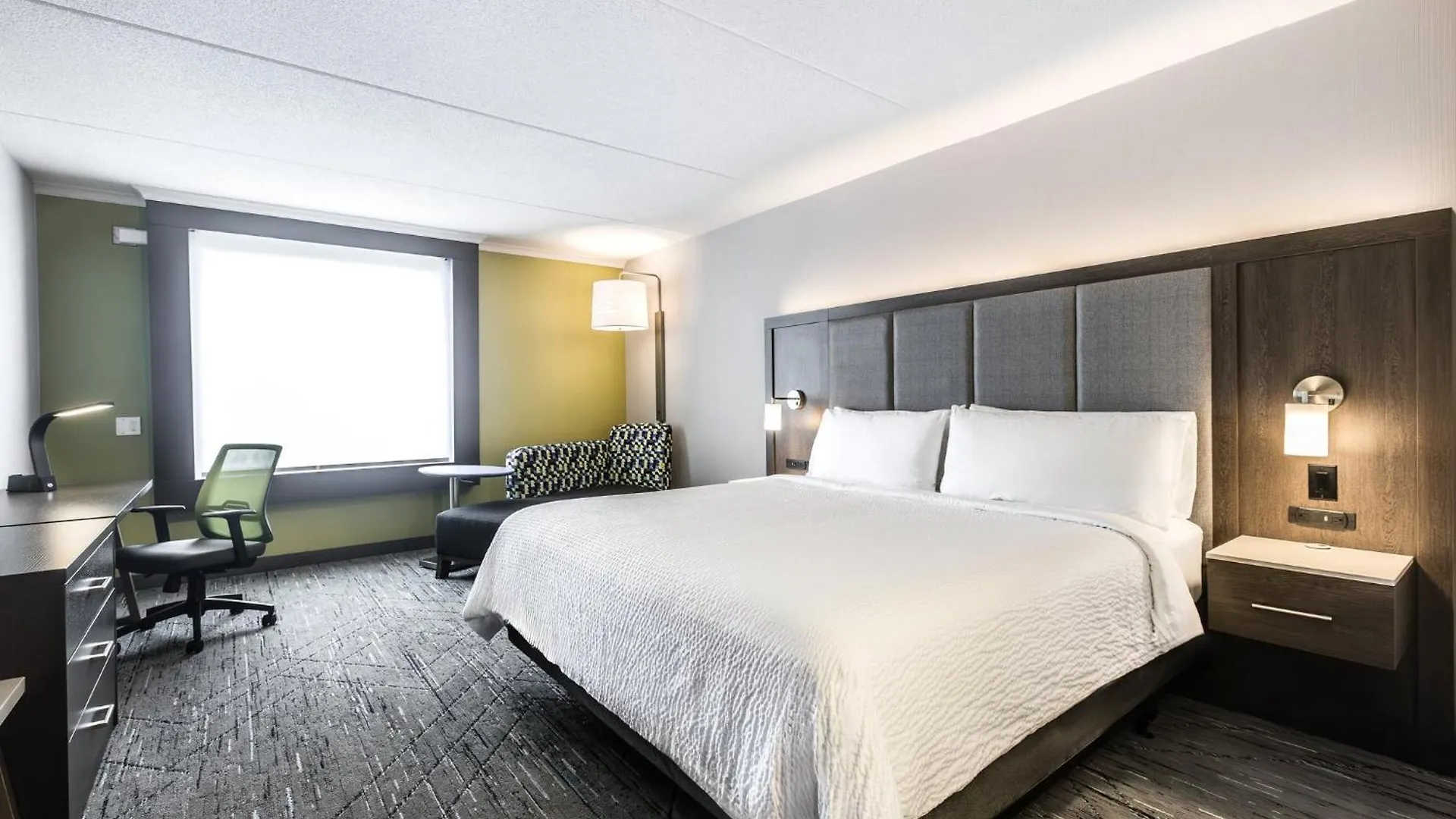 Holiday Inn Express & Suites - Toronto Airport South By Ihg 3*,