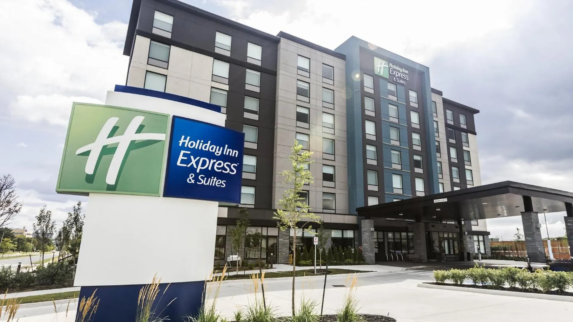 Holiday Inn Express & Suites - Toronto Airport South By Ihg