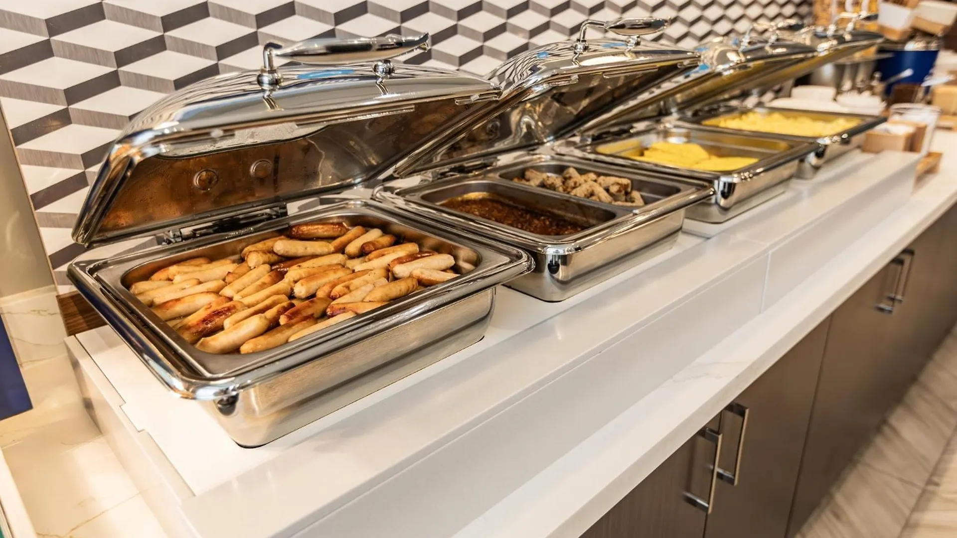 Holiday Inn Express & Suites - Toronto Airport South By Ihg