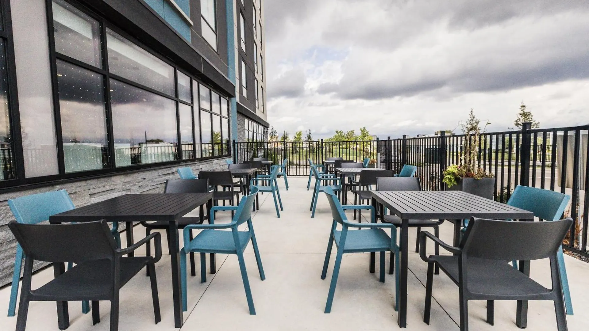 Holiday Inn Express & Suites - Toronto Airport South By Ihg 3*,  Canada