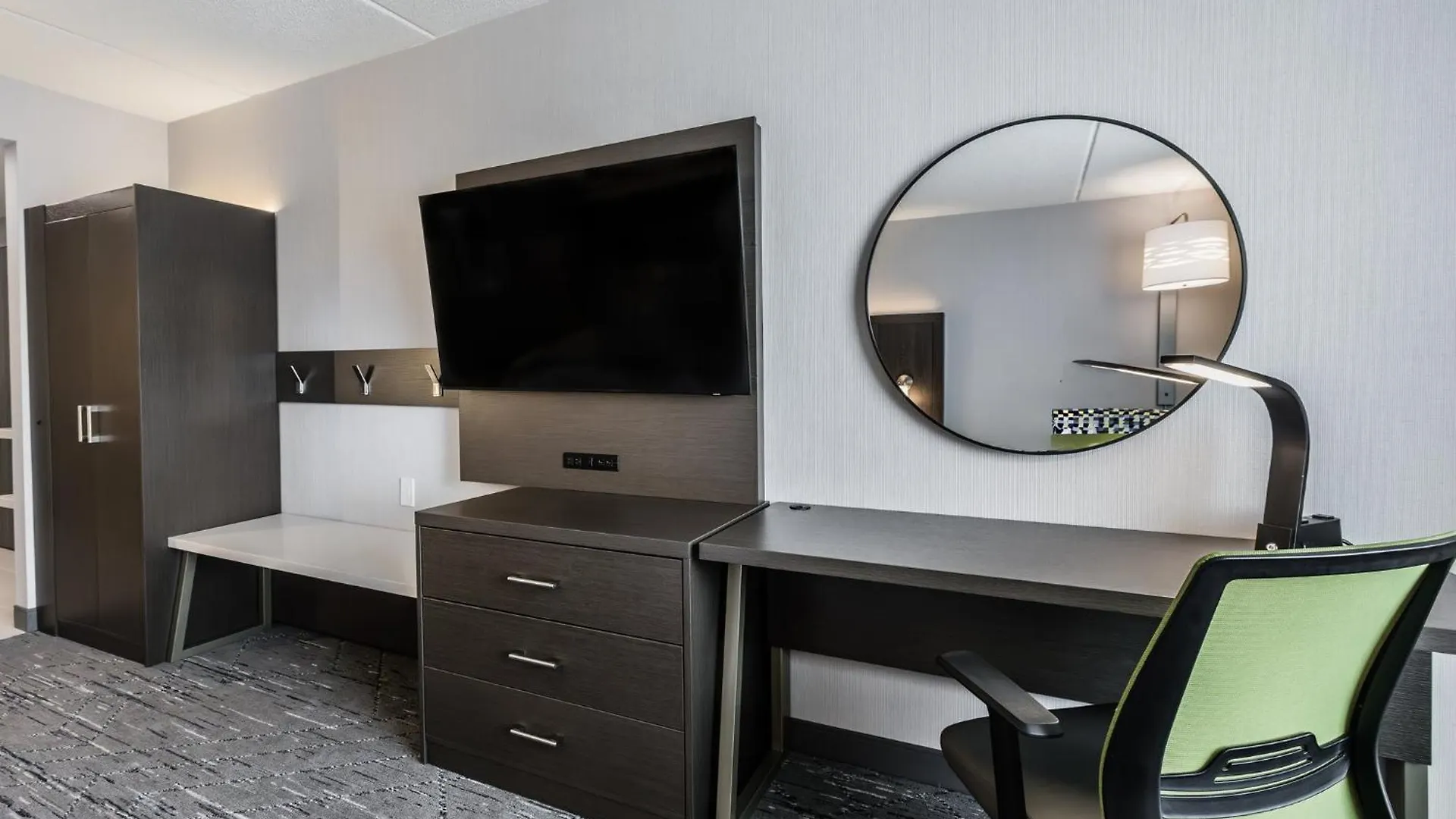 Holiday Inn Express & Suites - Toronto Airport South By Ihg 3*,  Canada