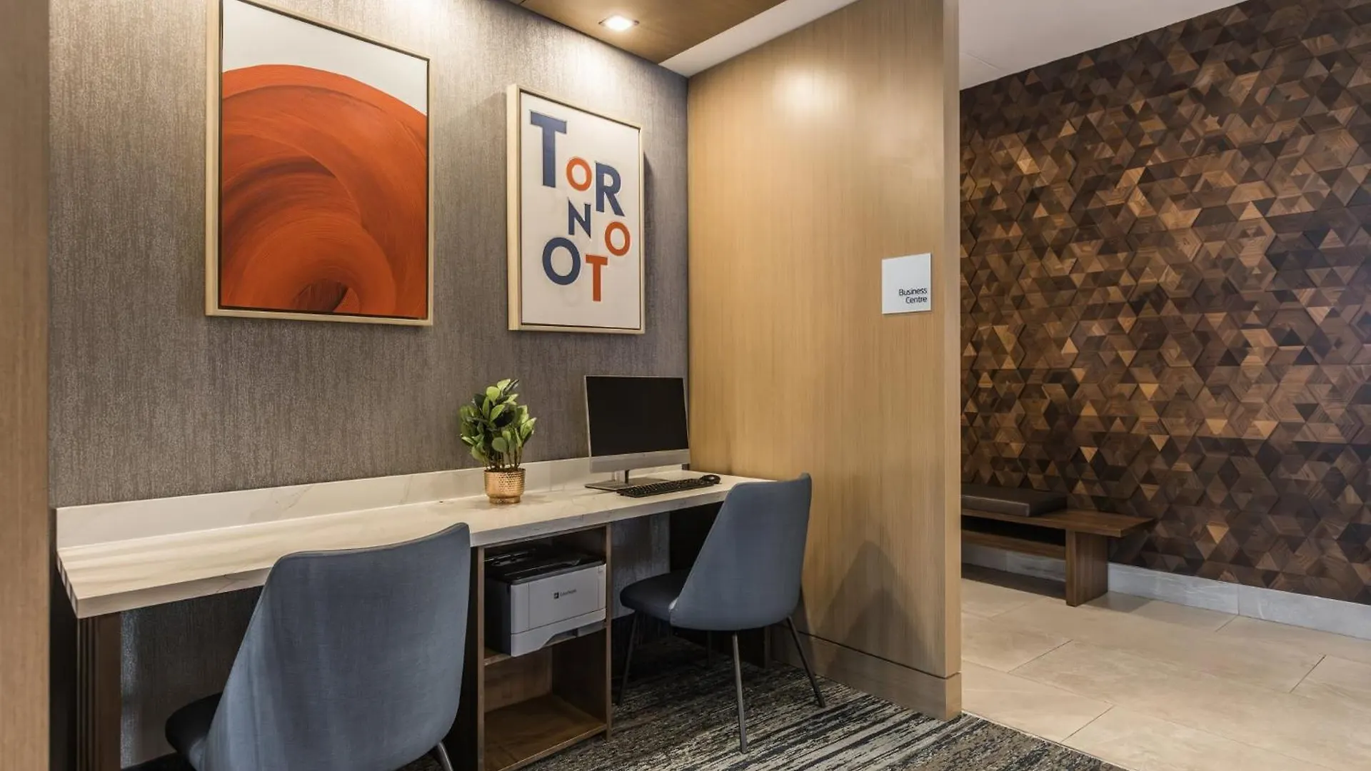 Holiday Inn Express & Suites - Toronto Airport South By Ihg Canada